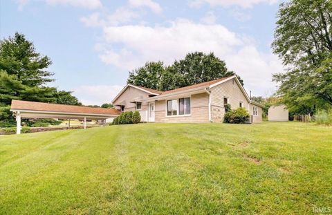 Photo of 612 W Clover Terrace, Bloomington, IN 47404 (MLS # 202613915)