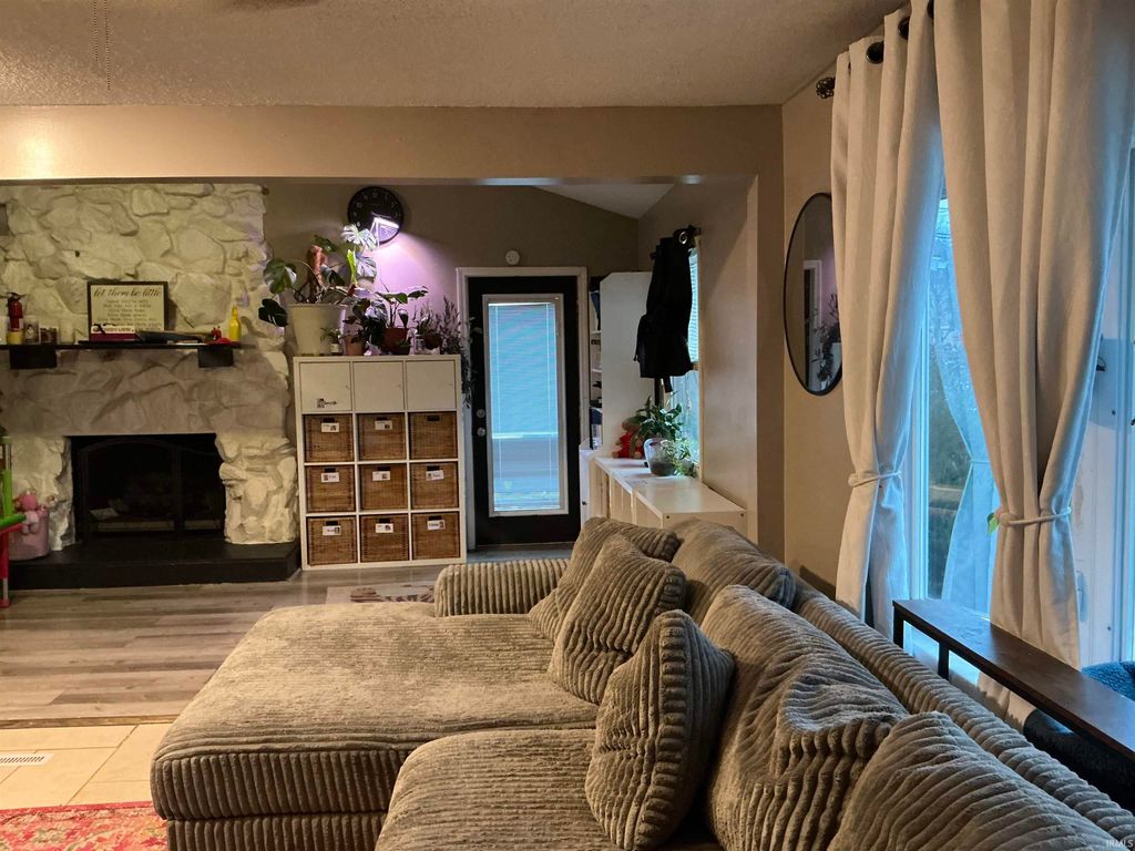 Photo of 307 W Mill Road, Evansville, IN 47710 (MLS # 202548307)