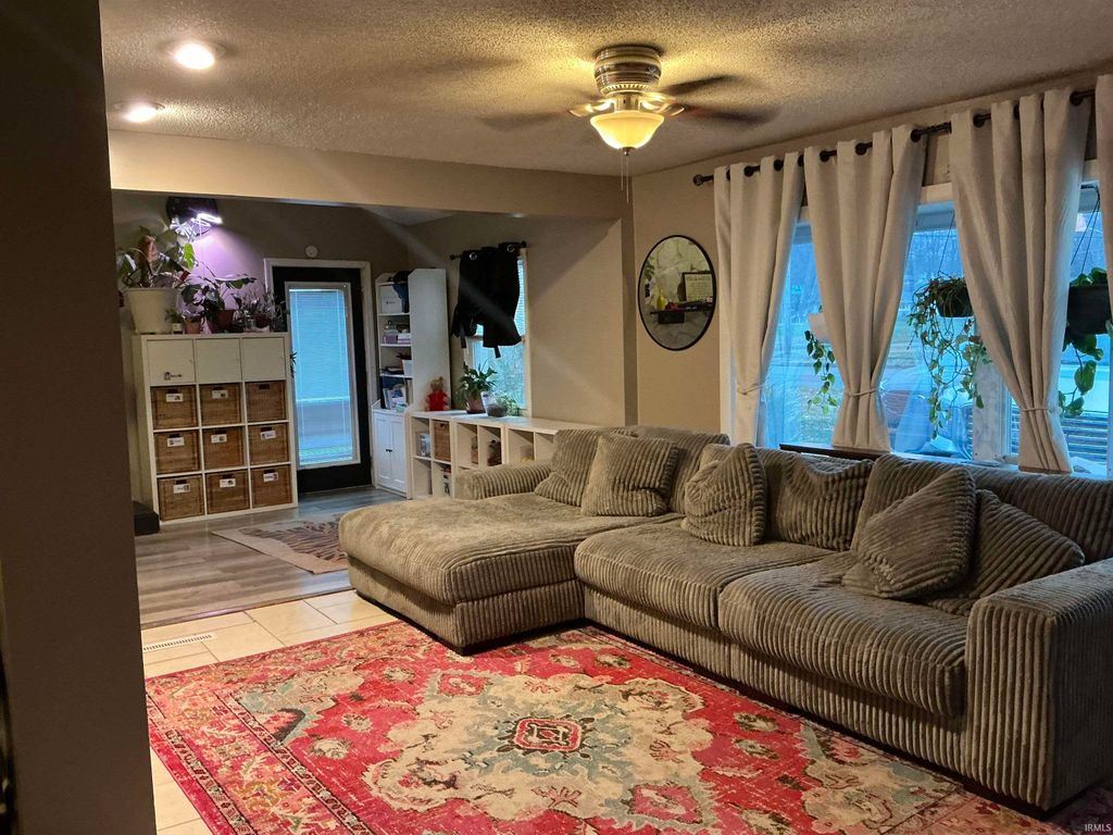 Photo of 307 W Mill Road, Evansville, IN 47710 (MLS # 202548307)