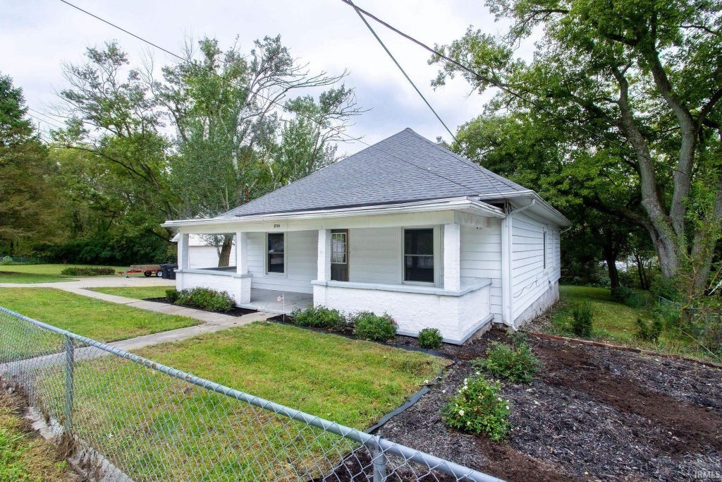 Photo of 1714 Washington Street, Lafayette, IN 47905 (MLS # 202639293)