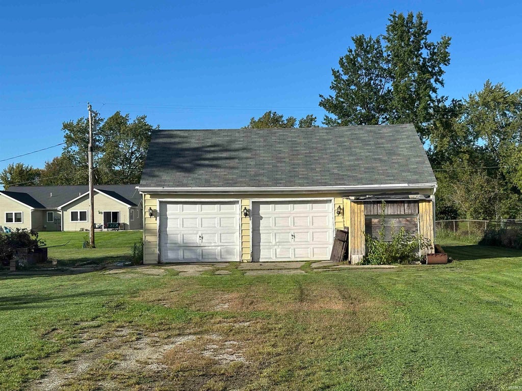 Photo of 1424 W Cook Road #0, Fort Wayne, IN 46825 (MLS # 202641025)