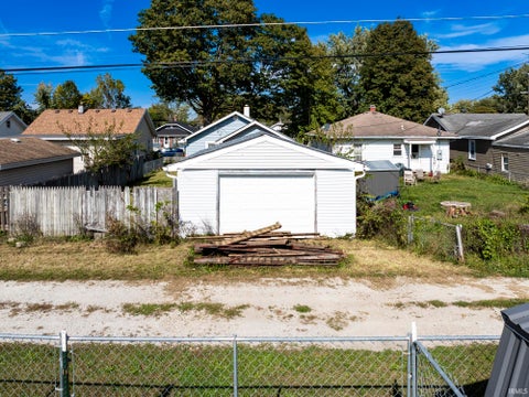 Tiny photo for 1717 W 13 Street, Muncie, IN 47302 (MLS # 202643789)