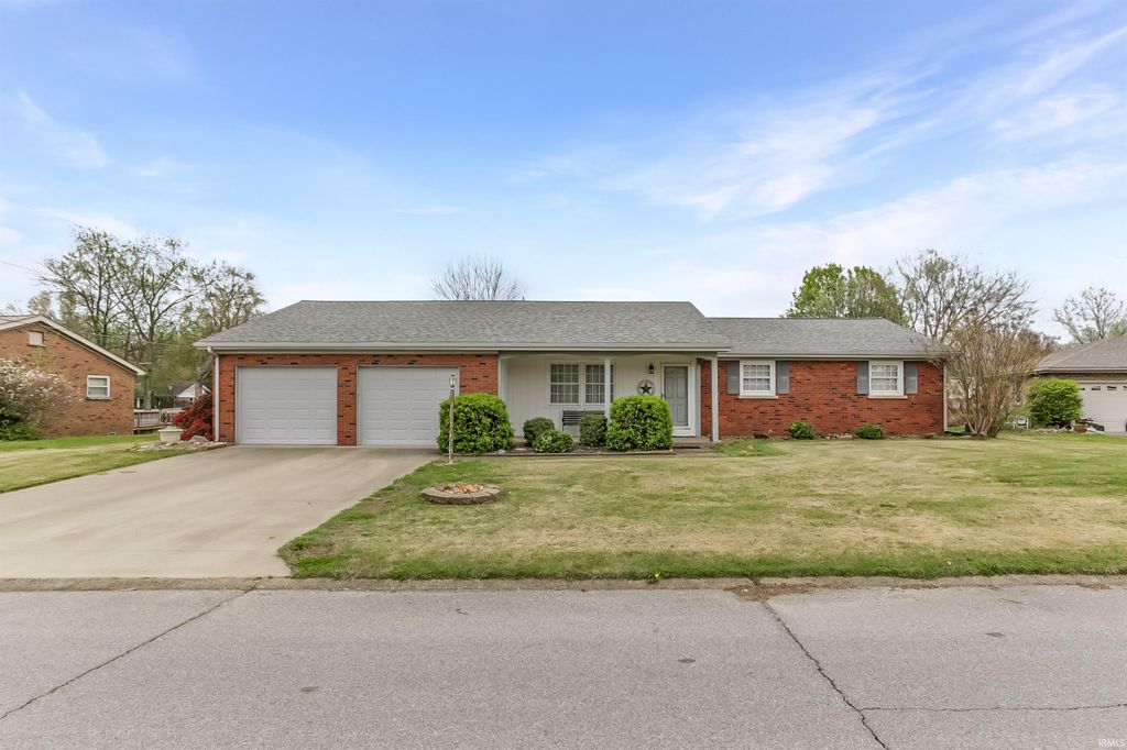 Photo of 7666 Owens Drive, Newburgh, IN 47630 (MLS # 202611458)