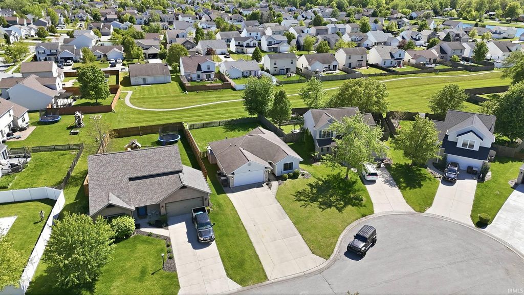 Photo of 3013 Pomeroy Place, Fort Wayne, IN 46818 (MLS # 202618639)