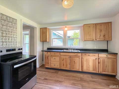 Tiny photo for 1122 E JEFFERSON Street, Kokomo, IN 46901 (MLS # 202632818)