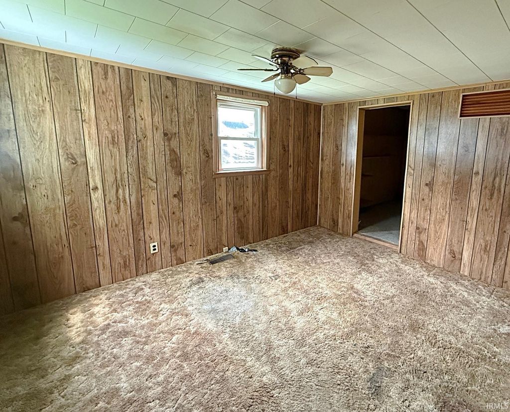 Photo of 139 G St NE St, Linton, IN 47441 (MLS # 202615339)