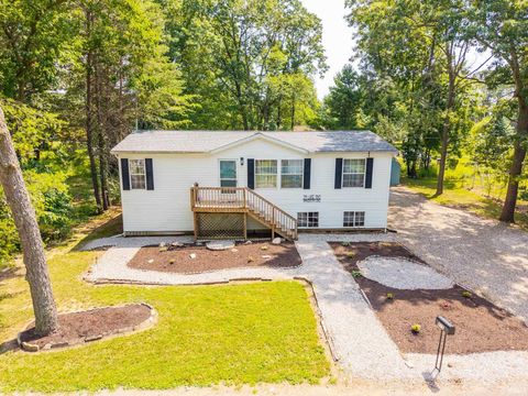 Tiny photo for 215 Lane 360 Jimmerson Lake, Fremont, IN 46737 (MLS # 202611865)