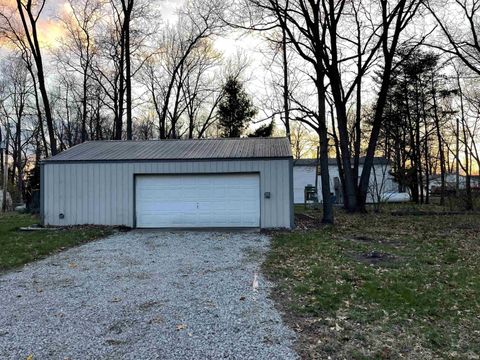 Tiny photo for 215 Lane 360 Jimmerson Lake, Fremont, IN 46737 (MLS # 202611865)