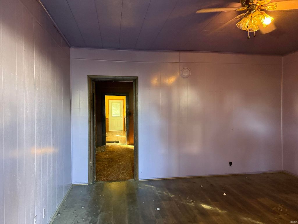 Photo of 916 Edgar Street, Evansville, IN 47710 (MLS # 202541977)