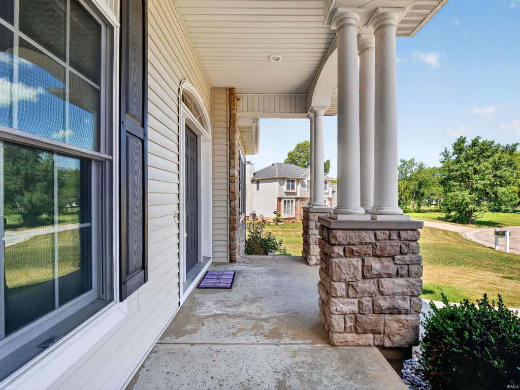Photo of 2051 E Barberry Drive, Warsaw, IN 46582 (MLS # 202632091)