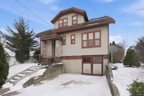 Photo of 535 E Center Street, Warsaw, IN 46580 (MLS # 202600389)