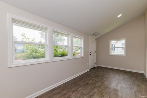 Tiny photo for 1236 Ogan Avenue, Huntington, IN 46750 (MLS # 202622449)