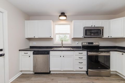 Tiny photo for 1236 Ogan Avenue, Huntington, IN 46750 (MLS # 202622449)