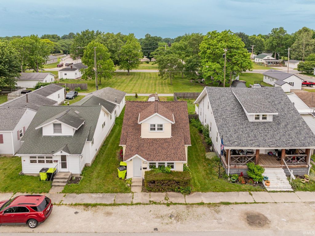Photo of 1236 Ogan Avenue, Huntington, IN 46750 (MLS # 202622449)