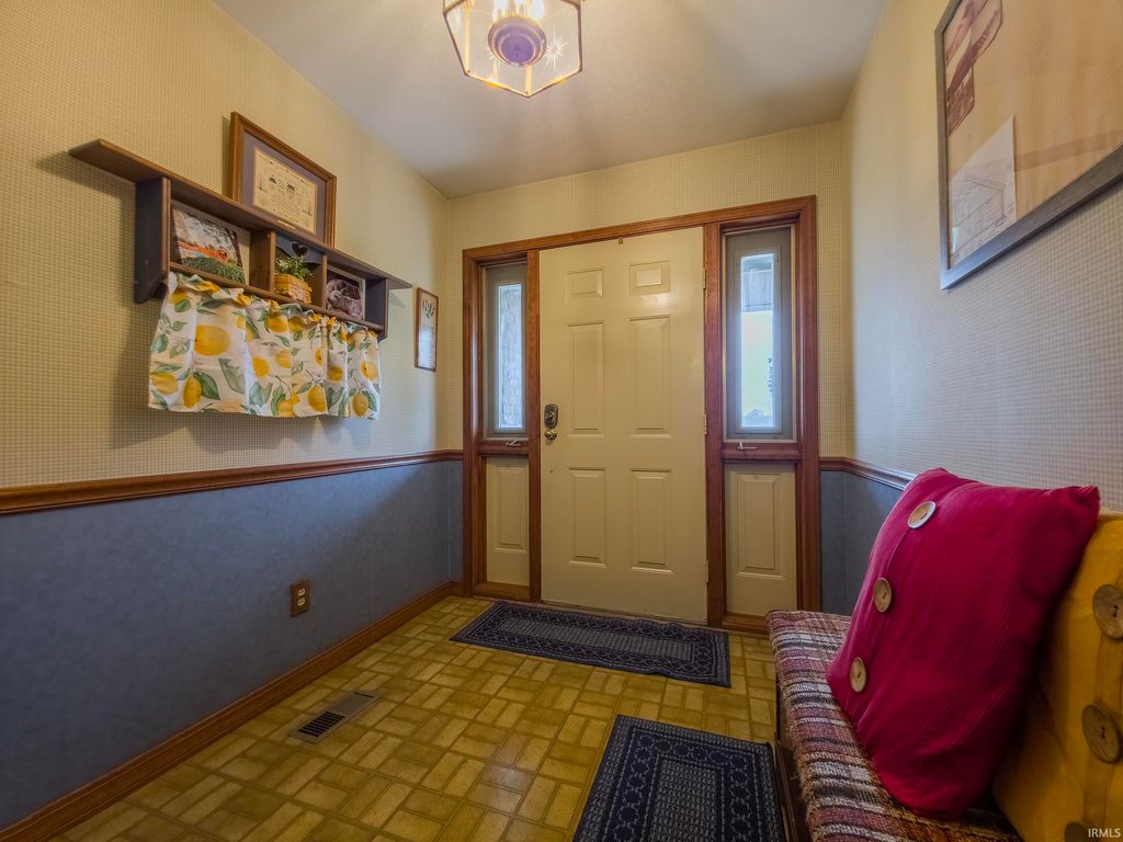 Photo of 872 County Road 150 North, Grayville, IL 62844 (MLS # 202612954)