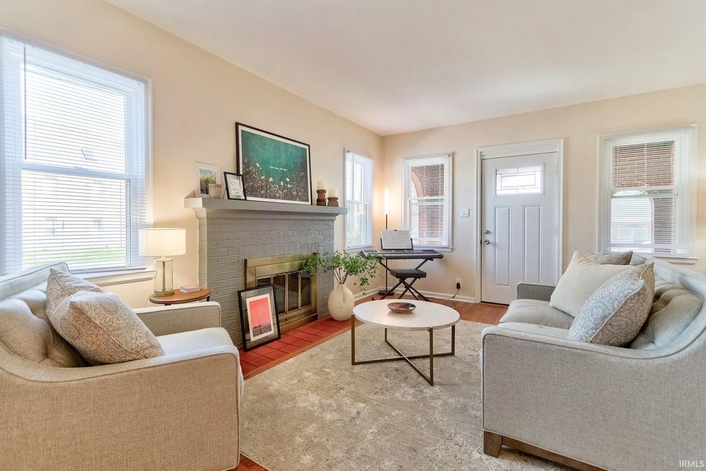 Photo of 401-403 S Lincoln Park Drive, Evansville, IN 47714 (MLS # 202611254)