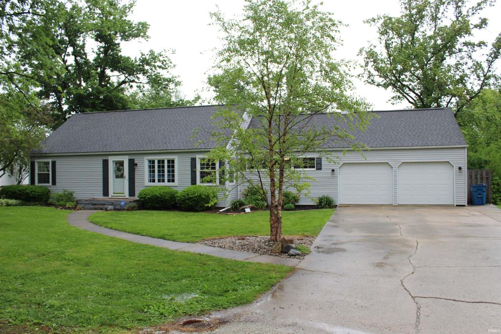 Photo of 1011 N Missouri Street, Remington, IN 47977 (MLS # 202619047)