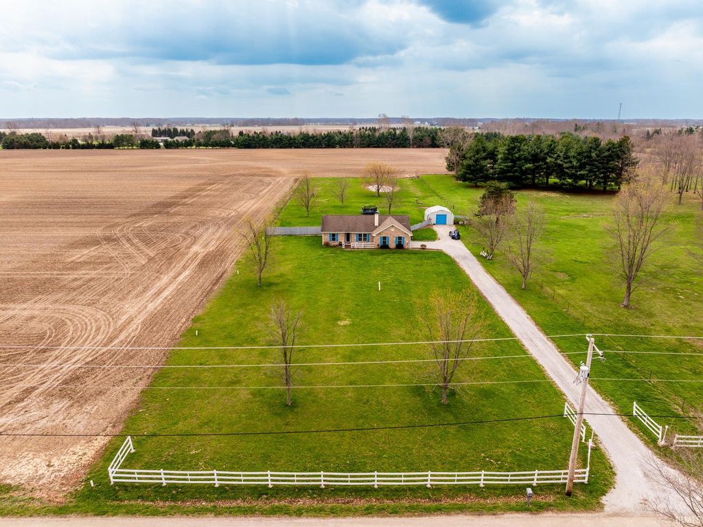 Photo of 14101 Division Road, Daleville, IN 47334 (MLS # 202611058)