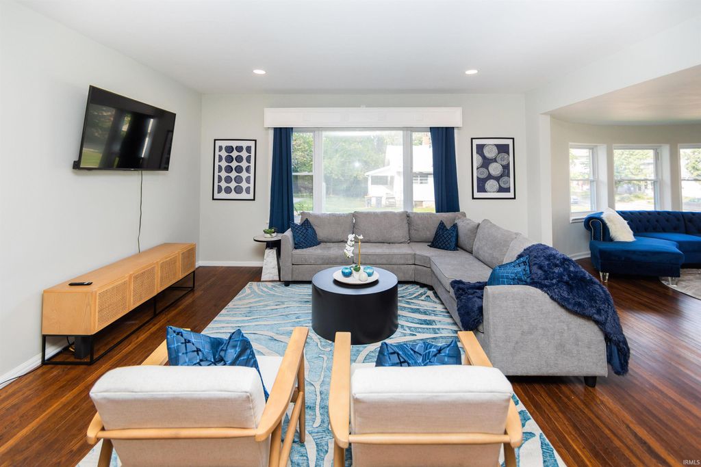 Photo of 1220 E Hunter Avenue, Bloomington, IN 47401 (MLS # 202608001)