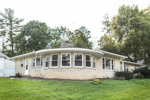 Photo of 1220 E Hunter Avenue, Bloomington, IN 47401 (MLS # 202608001)