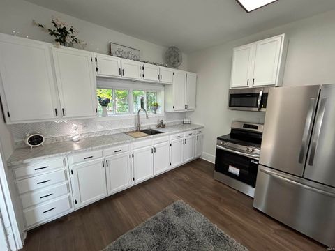 Tiny photo for 1000 Hartford Street, Lafayette, IN 47904 (MLS # 202520613)