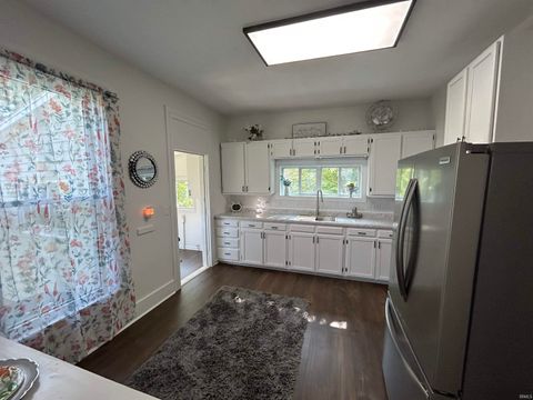 Tiny photo for 1000 Hartford Street, Lafayette, IN 47904 (MLS # 202520613)