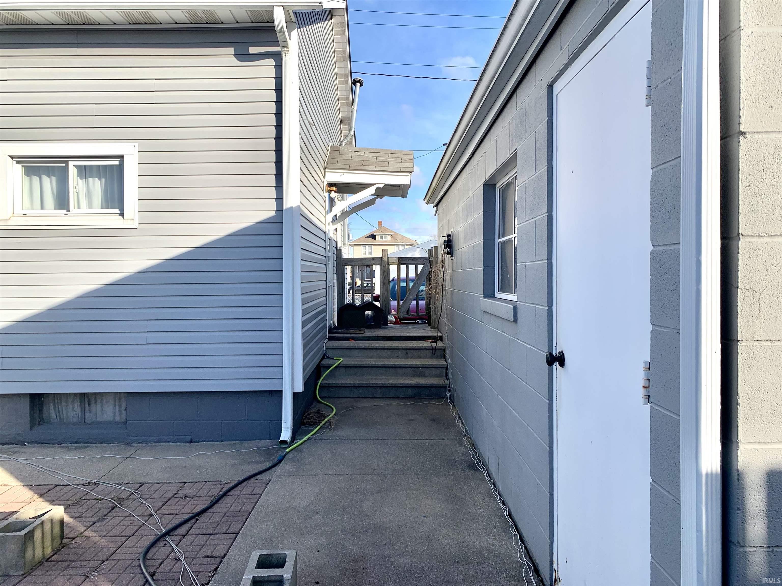 South Bend, Indiana 46635, United States, 11 Bedrooms Bedrooms, ,4 BathroomsBathrooms,Residential,Active,12440