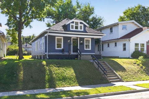 Tiny photo for 414 E Fairview Avenue, South Bend, IN 46614 (MLS # 202642111)