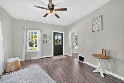 Tiny photo for 414 E Fairview Avenue, South Bend, IN 46614 (MLS # 202642111)