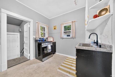 Tiny photo for 414 E Fairview Avenue, South Bend, IN 46614 (MLS # 202642111)