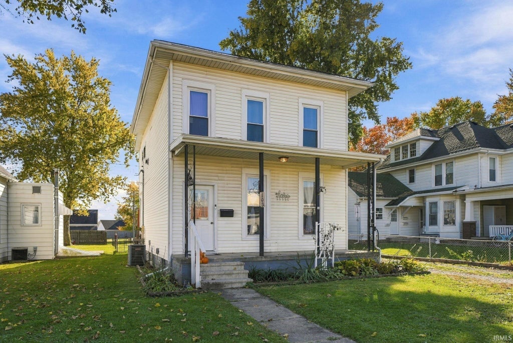 Photo of 107 W Ellsworth Street, Columbia City, IN 46725 (MLS # 202643932)