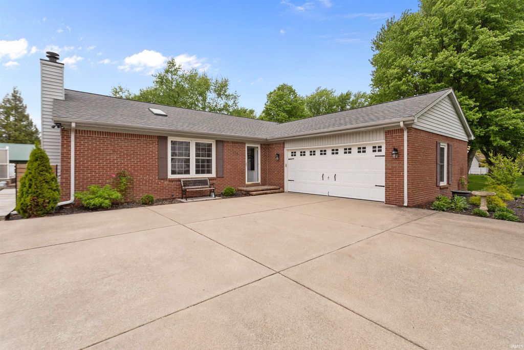 Photo of 134 Lee Drive, Sharpsville, IN 46068 (MLS # 202615556)
