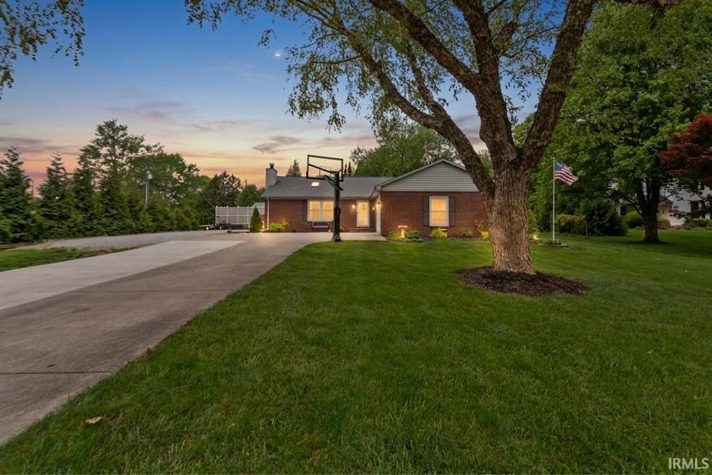 Photo of 134 Lee Drive, Sharpsville, IN 46068 (MLS # 202615556)