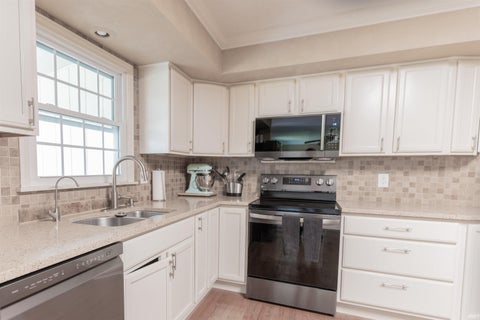 Tiny photo for 53195 NE Haddington Drive, South Bend, IN 46635 (MLS # 202638904)