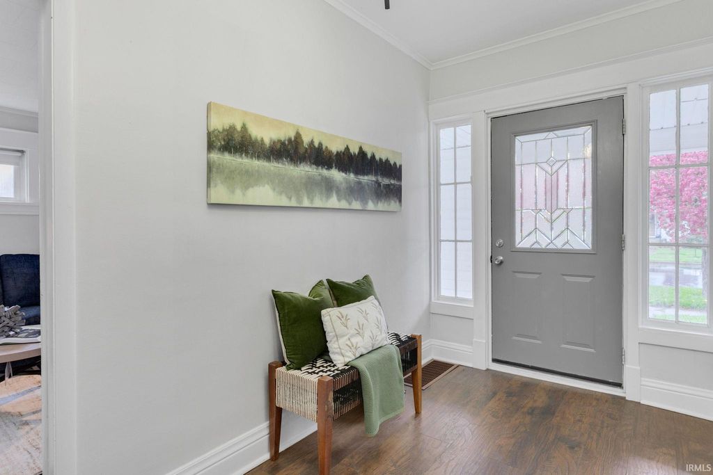 Photo of 946 S 28Th Street, South Bend, IN 46615 (MLS # 202613604)