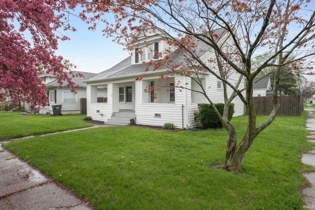 Photo of 946 S 28Th Street, South Bend, IN 46615 (MLS # 202613604)