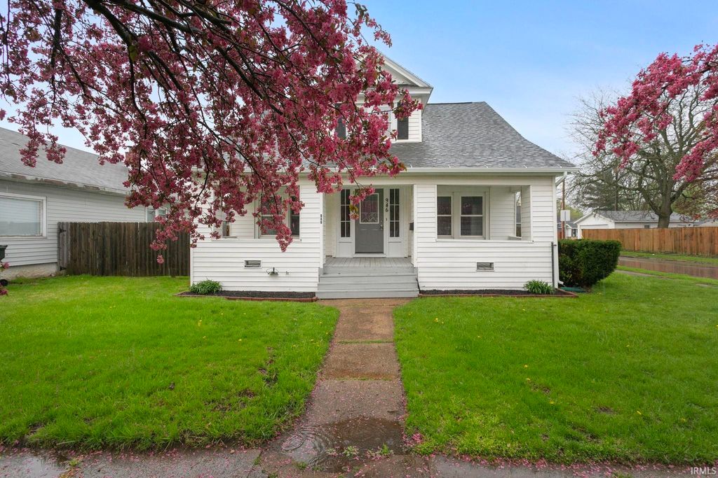 Photo of 946 S 28Th Street, South Bend, IN 46615 (MLS # 202613604)