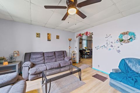 Tiny photo for 325 Wheatland Avenue, Logansport, IN 46947 (MLS # 202529555)