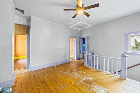 Tiny photo for 325 Wheatland Avenue, Logansport, IN 46947 (MLS # 202529555)