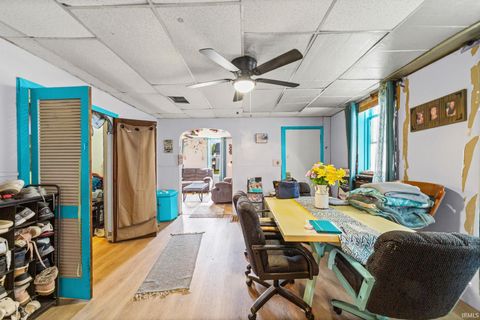 Tiny photo for 325 Wheatland Avenue, Logansport, IN 46947 (MLS # 202529555)