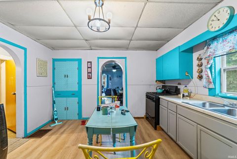 Tiny photo for 325 Wheatland Avenue, Logansport, IN 46947 (MLS # 202529555)