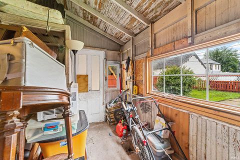 Tiny photo for 325 Wheatland Avenue, Logansport, IN 46947 (MLS # 202529555)