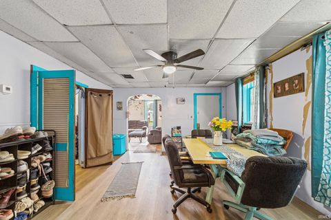 Tiny photo for 325 Wheatland Avenue, Logansport, IN 46947 (MLS # 202529555)