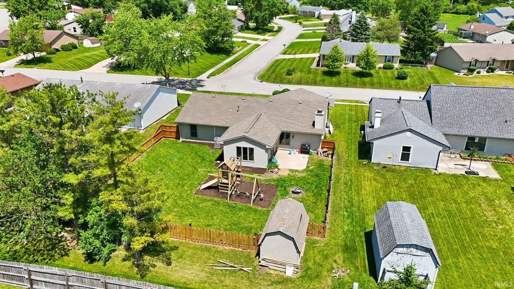 Photo of 1002 Crowder Court, Fort Wayne, IN 46825 (MLS # 202620797)