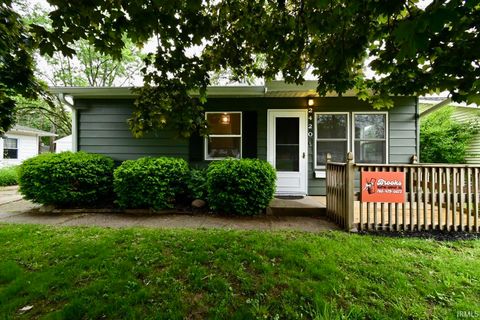 Photo of 2420 Oxford Street, Lafayette, IN 47909 (MLS # 202618593)
