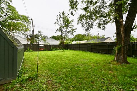 Tiny photo for 2420 Oxford Street, Lafayette, IN 47909 (MLS # 202618593)