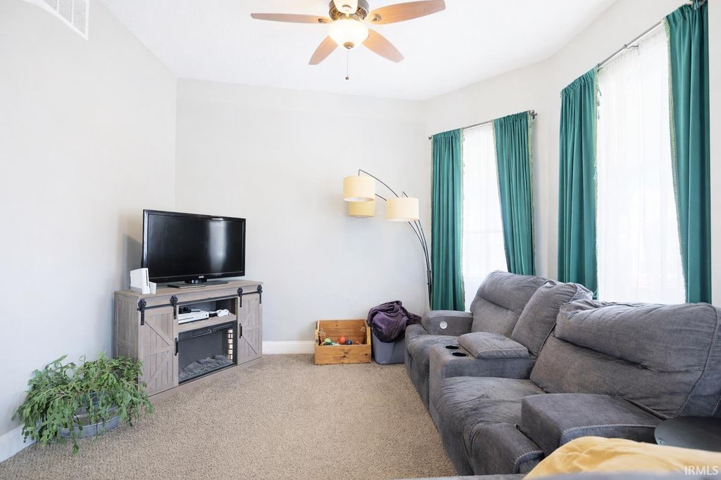 Photo of 1025 Rivermet Avenue, Fort Wayne, IN 46805 (MLS # 202604669)