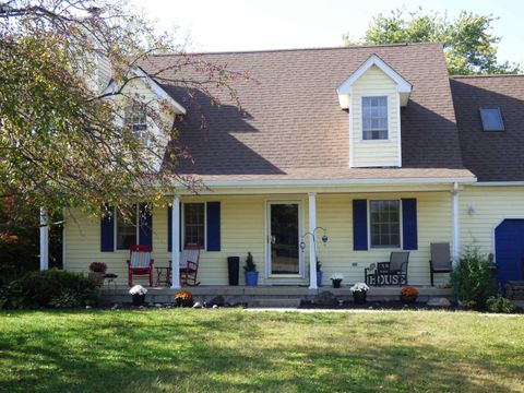 Tiny photo for 1700 N Redbud Drive, Frankfort, IN 46041 (MLS # 202539333)