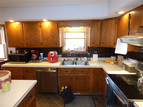 Tiny photo for 1700 N Redbud Drive, Frankfort, IN 46041 (MLS # 202539333)