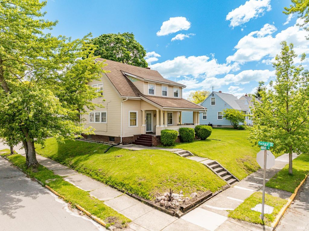 Photo of 3301 Webster Street, Fort Wayne, IN 46807 (MLS # 202618962)